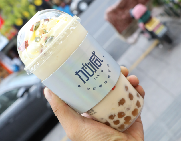 瓦力棋牌茶饮：奶茶行业的未来发展方向研究